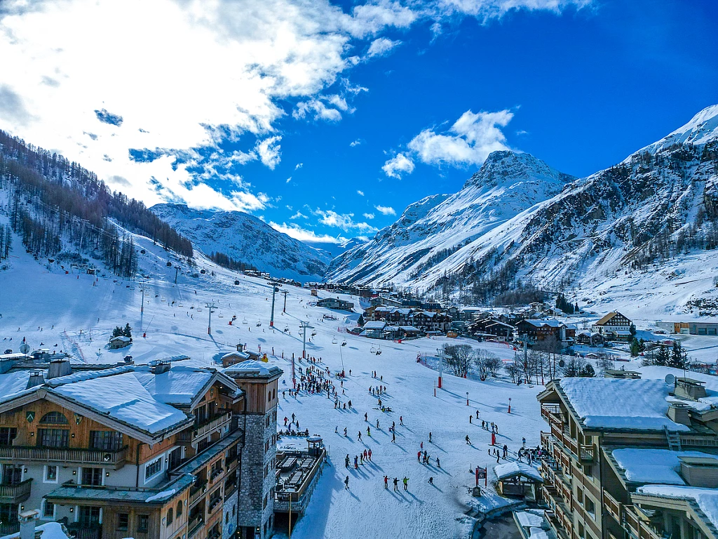 Val snow front