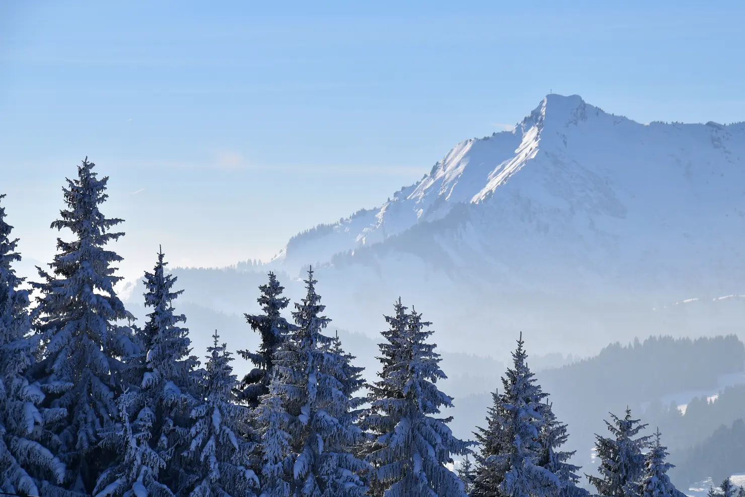 Views over snowy mountains in the Portes du Soleil ski domain